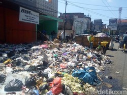 Atasi Sampah, Pemkab Garut Tambah Armada dan Buka TPA Baru