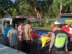 Salip di Jalan Menikung, Biker Tewas Tertabrak Truk di Pantura Situbondo