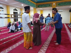 Warga Gelar Buka Puasa Bersama untuk Anggota KPPS yang Meninggal