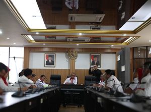 KONI Tunggak Gaji Karyawan, Ellyas Pical dkk Ngadu ke Kemenpora KONI Tunggak Gaji Karyawan, Ellyas Pical dkk Ngadu ke Kemenpora