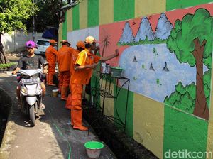 Mural di Tambora Bikin Kawasan Padat Ini Jadi Hijau dan Cantik
