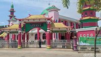 Foto: Masjid Bernuansa Tionghoa, Simbol Toleransi di Palembang