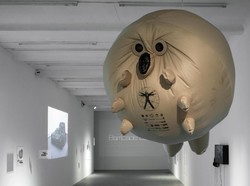 8 Patung Tiup Raksasa dan Puluhan Karya Seni Mengapung di Singapura