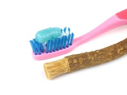 Hukum Menggosok Gigi Saat Puasa Ramadhan, Bikin Batal?