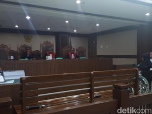 Terima Suap, Eks Anggota DPRD Sumut Helmiati Dituntut 4 Tahun Bui Terima Suap, Eks Anggota DPRD Sumut Helmiati Dituntut 4 Tahun Bui
