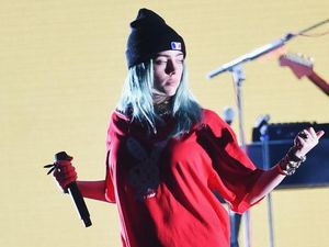 Billie Eilish Favorite Artist Alternative Rock AMAs 2019 Billie Eilish Favorite Artist Alternative Rock AMAs 2019