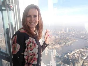 Bibir Wanita Ini Bengkak Usai Lakukan Pemutihan Gigi Murah Rp 1,1 Juta