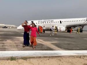 Detik-detik Pesawat Myanmar Mendarat Darurat Tanpa Roda Depan