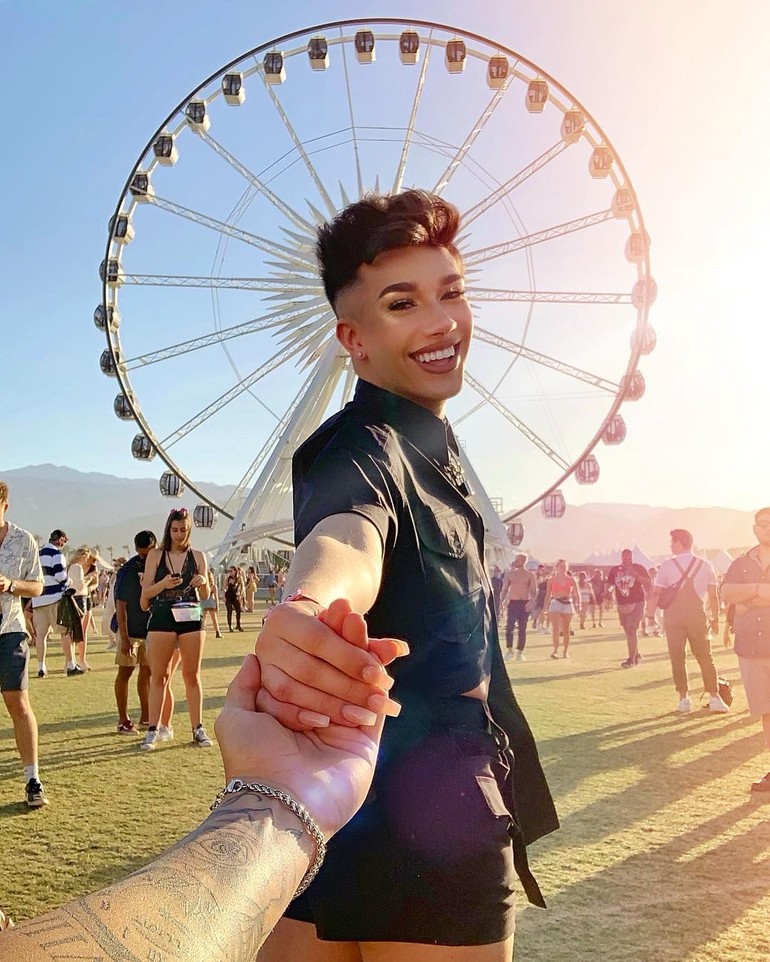 6 Sensasi Youtuber James Charles, Berseteru dengan Tati Hingga Foto Bugil.