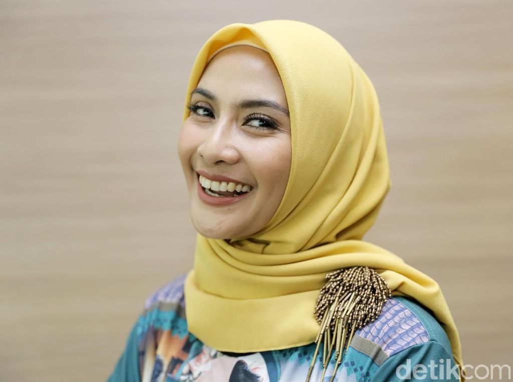 Maudy Koesnaedi Bicara Bedanya Lebaran di Indonesia dan Belanda Maudy Koesnaedi Bicara Bedanya Lebaran di Indonesia dan Belanda