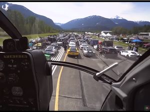 Hypercar VS Helikopter, Siapa yang Menang?