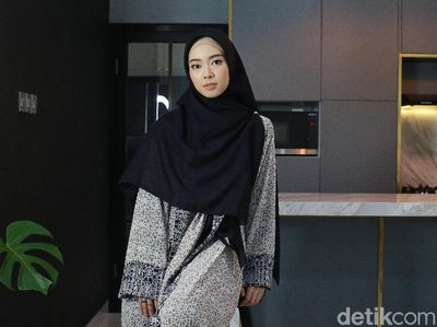 Foto: Gaya Lindswell Kwok Tampil Syari, Cantiknya Bikin Hati Adem