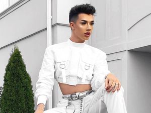 6 Sensasi Youtuber James Charles, Berseteru dengan Tati Hingga Foto Bugil 6 Sensasi Youtuber James Charles, Berseteru dengan Tati Hingga Foto Bugil