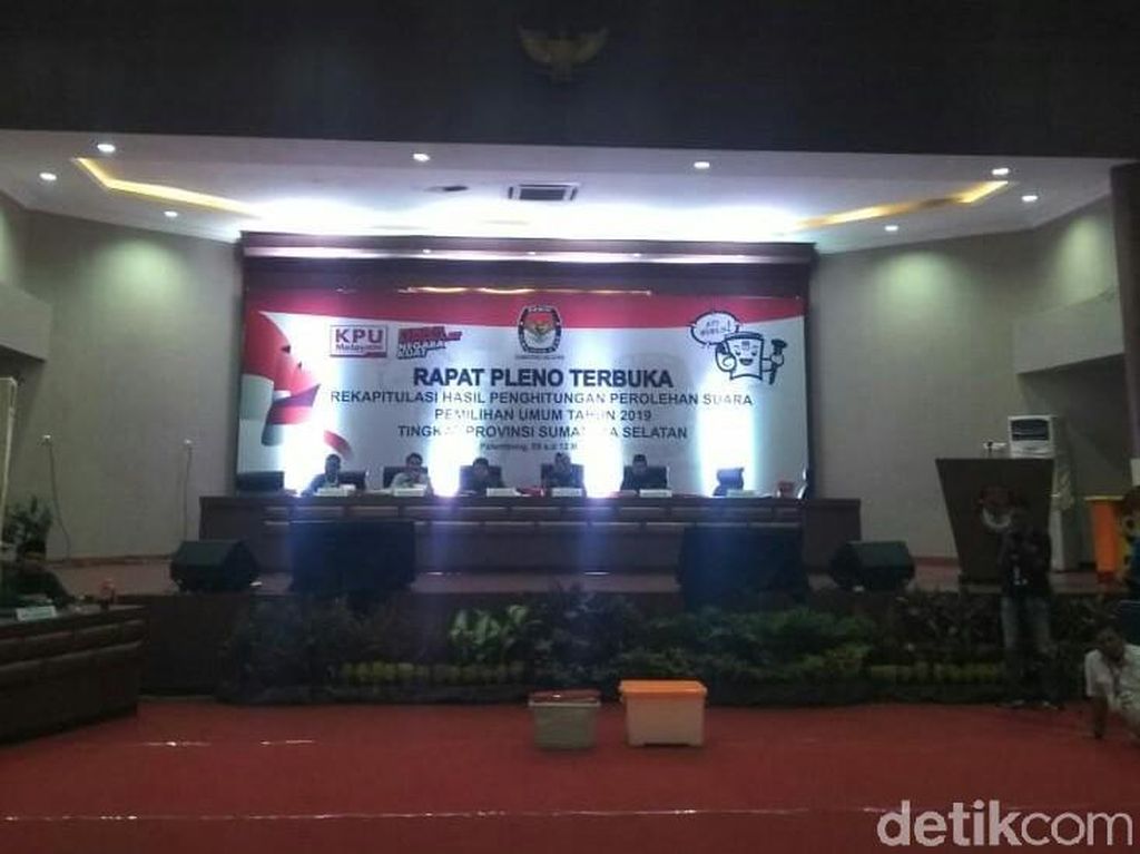 Rekapitulasi KPU Sumsel: Jokowi-Maruf 40,3%, Prabowo-Sandi 59,7%