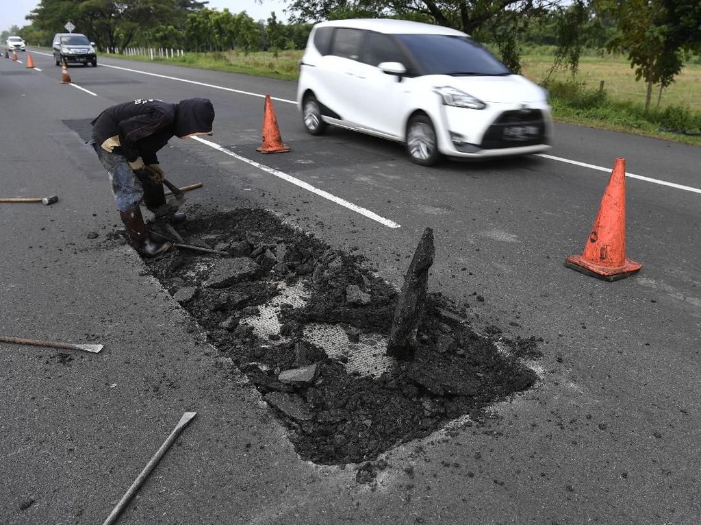 Mobil Rusak karena Jalan Berlubang di Tol? Bisa Minta Ganti Rugi ke Pengelola Mobil Rusak karena Jalan Berlubang di Tol? Bisa Minta Ganti Rugi ke Pengelola