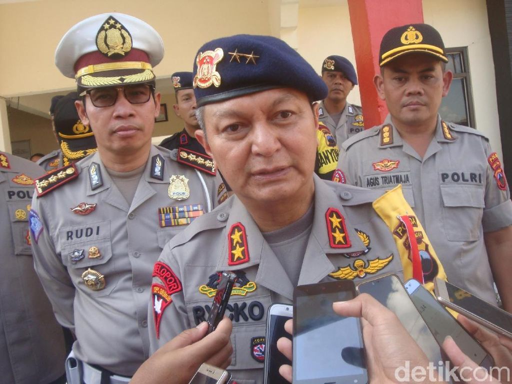 Densus 88 Telusuri Jejak Komunikasi Rofik Pelaku Bom Kartasura Densus 88 Telusuri Jejak Komunikasi Rofik Pelaku Bom Kartasura