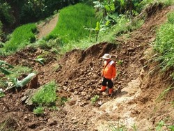 Ratusan Warga Cililin Mengungsi Akibat Rumah Terisolir Longsor