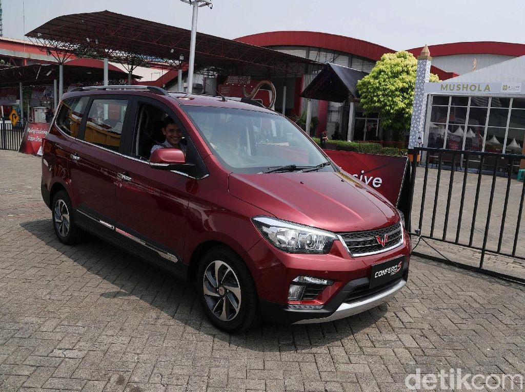Harga Murah Tak Jadi Jaminan Wuling Confero Paling Laris Harga Murah Tak Jadi Jaminan Wuling Confero Paling Laris