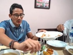 Buka Puasa Pakai Soto Banjar, Sandiaga Uno: Maknyusss!