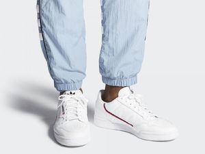 5 Sneakers Putih Terpopuler di 2019 yang Cocok Dipakai Saat Lebaran 5 Sneakers Putih Terpopuler di 2019 yang Cocok Dipakai Saat Lebaran