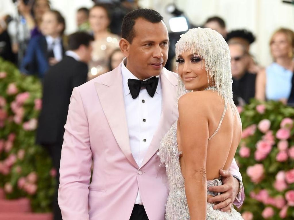 Perjuangan Alex Rodriguez Turunkan Berat Badan dalam 2 Hari Demi MET Gala Perjuangan Alex Rodriguez Turunkan Berat Badan dalam 2 Hari Demi MET Gala