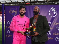 Alisson Kiper Terbaik Liga Inggris 2018/2019
