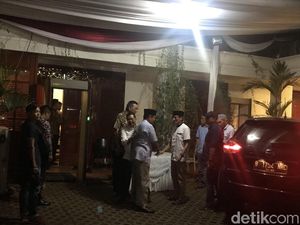 Malam-malam, Sandiaga Sambangi Kediaman Prabowo di Kertanegara