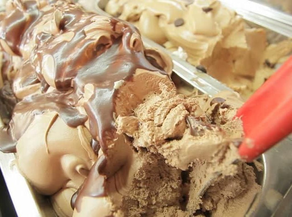 Perusahaan Ini Buat Es Krim Bukan Pakai Susu Tetapi Belatung Perusahaan Ini Buat Es Krim Bukan Pakai Susu Tetapi Belatung