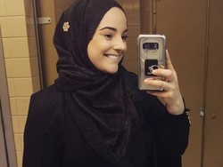 Pemadam Kebakaran Berhijab Cantik Curi Perhatian di Kanada