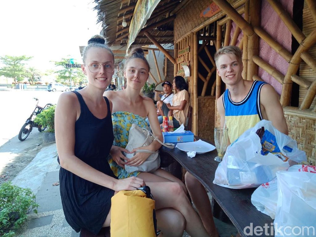 Cerita Bule Finlandia Soal Liburan di Pangandaran Saat Ramadhan Cerita Bule Finlandia Soal Liburan di Pangandaran Saat Ramadhan