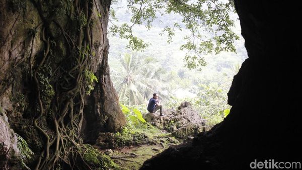 Foto: Menyusuri Gua Purba di Bandung Barat