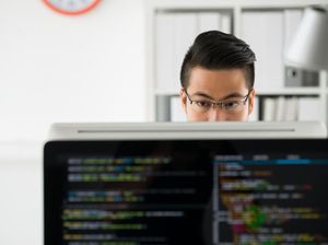 Duh, Mayoritas Perusahaan RI Pakai Software Bajakan