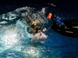 Menyelam Hampir 11 Km di Bawah Laut, Penyelam AS Temukan Kantong Plastik