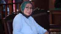 Berbaju Biru, Ratna Sarumpaet Jalani Sidang Lanjutan