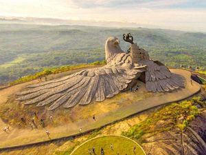 Wuih.. Ada Patung Burung Raksasa di India yang Dibuat Selama 10 Tahun