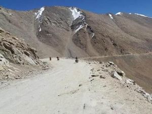 Turing ke Jalan Tertinggi di Dunia, 5.700 Mdpl!