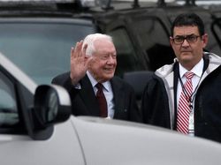 Eks Presiden AS Jimmy Carter Patah Tulang Panggul Saat Akan Berburu Kalkun