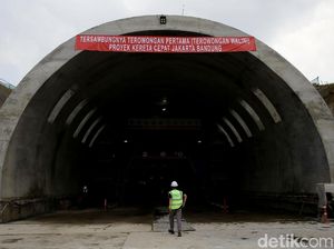 Terowongan Kereta Cepat Tembus, Tarif Turun untuk Garuda & Batik Terowongan Kereta Cepat Tembus, Tarif Turun untuk Garuda & Batik