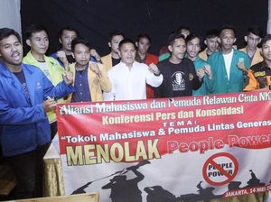 Aksi Mahasiswa Tolak People Power