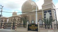 Foto: Masjid Megah Bergaya Timur Tengah di Aceh
