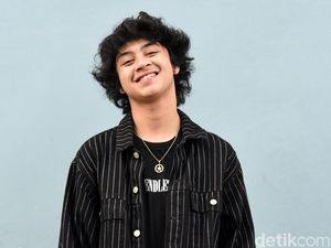 Foto Telanjang Dada Bastian Steel Dihujat, Ibunda Bela Mati-matian Foto Telanjang Dada Bastian Steel Dihujat, Ibunda Bela Mati-matian