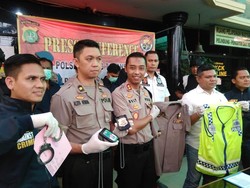 Peras dan Tuding Korban sebagai Penjudi, Polisi Gadungan Diciduk