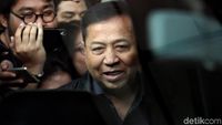 Diperiksa Soal Kasus Sofyan Basir, Setnov Senyum-senyum Aja
