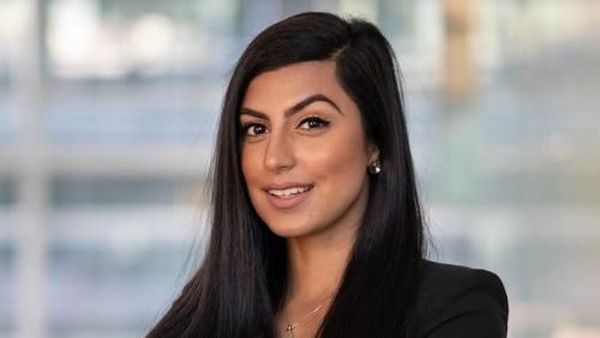 Potret Shay Shariatzadeh, Insinyur Cantik yang Curi Hati John Cena