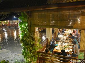 Di 7 Tempat Ini Bisa Berbuka Sambil Ngariung di Saung Di 7 Tempat Ini Bisa Berbuka Sambil Ngariung di Saung