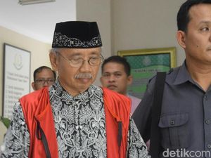 Diduga Korupsi, Mantan Bupati Trenggalek Ditahan Kejaksaan Diduga Korupsi, Mantan Bupati Trenggalek Ditahan Kejaksaan