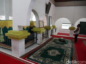 Melihat Makam Penyebar Islam Berusia 3 Abad di Kampung Bandan Melihat Makam Penyebar Islam Berusia 3 Abad di Kampung Bandan