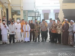 Refleksi 1 Tahun Bom Surabaya Tercurah Lewat Doa dan Deklarasi Lawan Teroris