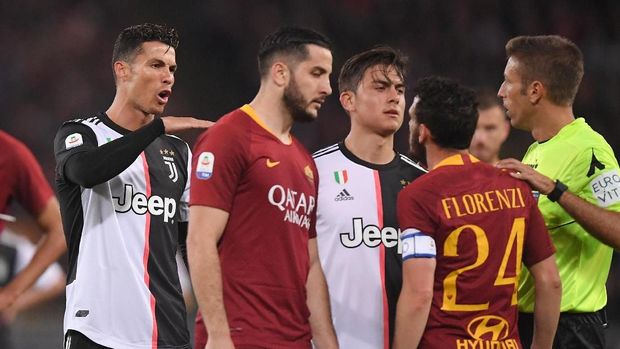 Cristiano Ronaldo menyebut Alessandro Florenzi pendek. (