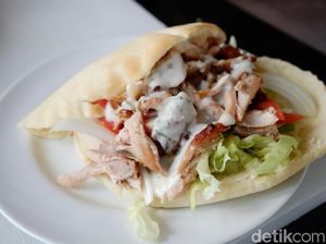 Buka Puasa Komplet dengan Mie Goreng Jawa hingga Beef Shawarma